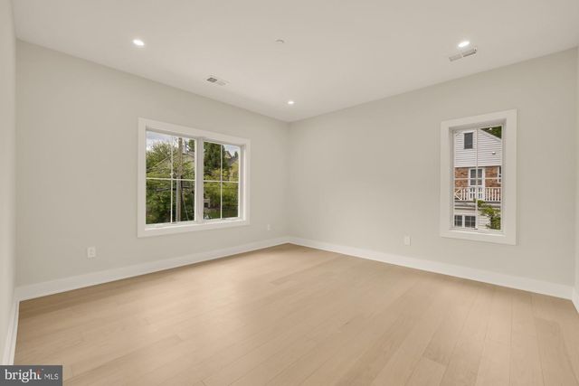 8314 THOREAU DR, Bethesda, MD 20817