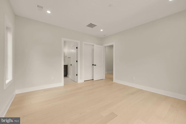 8314 THOREAU DR, Bethesda, MD 20817