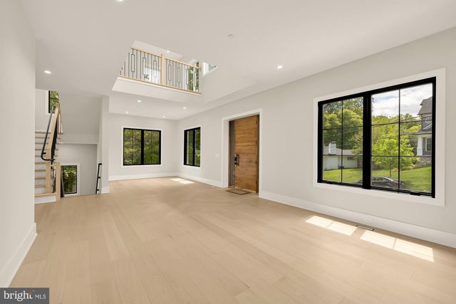 8314 THOREAU DR, Bethesda, MD 20817