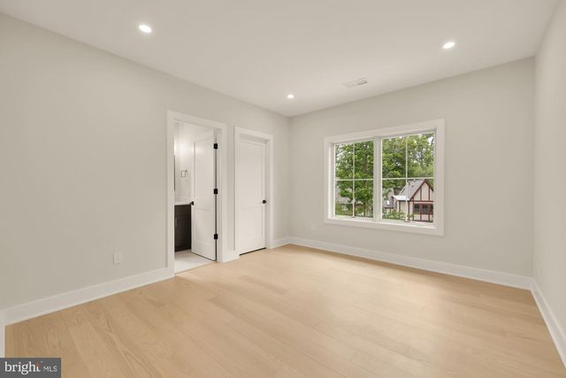 8314 THOREAU DR, Bethesda, MD 20817