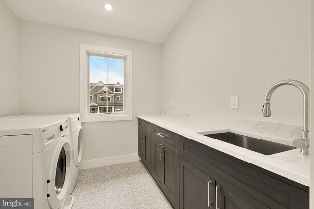 8314 THOREAU DR, Bethesda, MD 20817