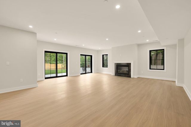 8314 THOREAU DR, Bethesda, MD 20817