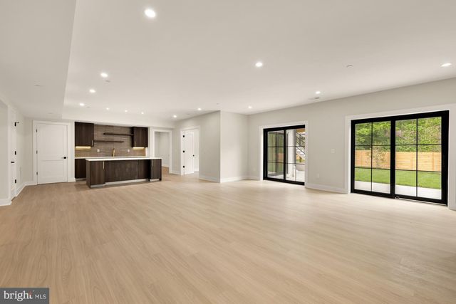 8314 THOREAU DR, Bethesda, MD 20817
