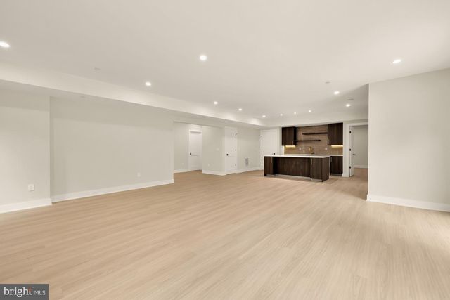 8314 THOREAU DR, Bethesda, MD 20817