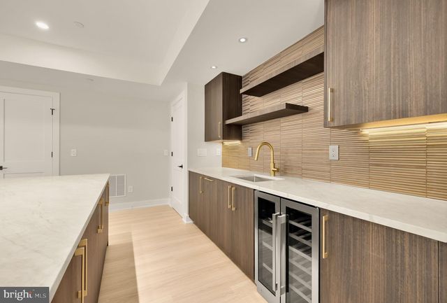 8314 THOREAU DR, Bethesda, MD 20817