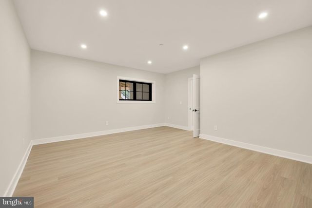 8314 THOREAU DR, Bethesda, MD 20817