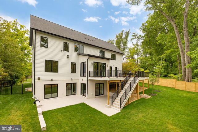 8314 THOREAU DR, Bethesda, MD 20817