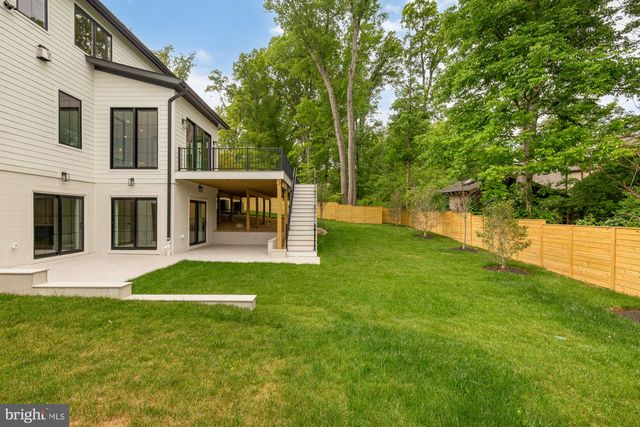 8314 THOREAU DR, Bethesda, MD 20817