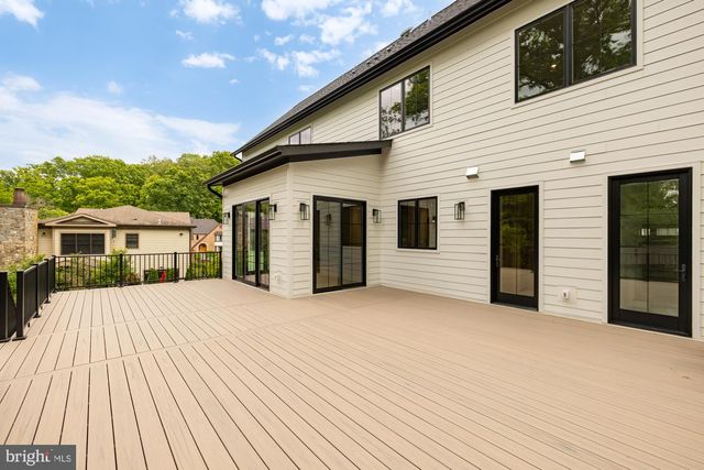 8314 THOREAU DR, Bethesda, MD 20817