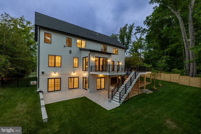 8314 THOREAU DR, Bethesda, MD 20817