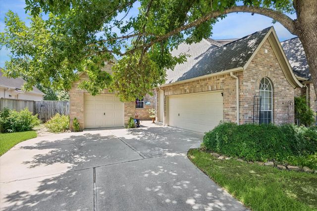 7734 Silent Forest Drive, Sugar Land, TX 77479