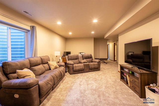 3922 Gallatin Avenue, Spearfish, SD 57783