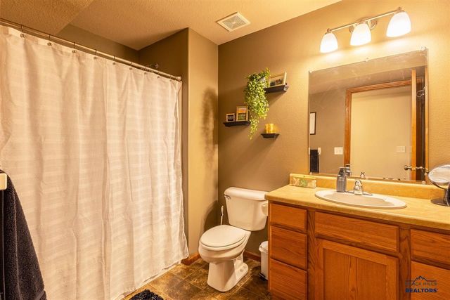 3922 Gallatin Avenue, Spearfish, SD 57783