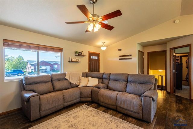 3922 Gallatin Avenue, Spearfish, SD 57783