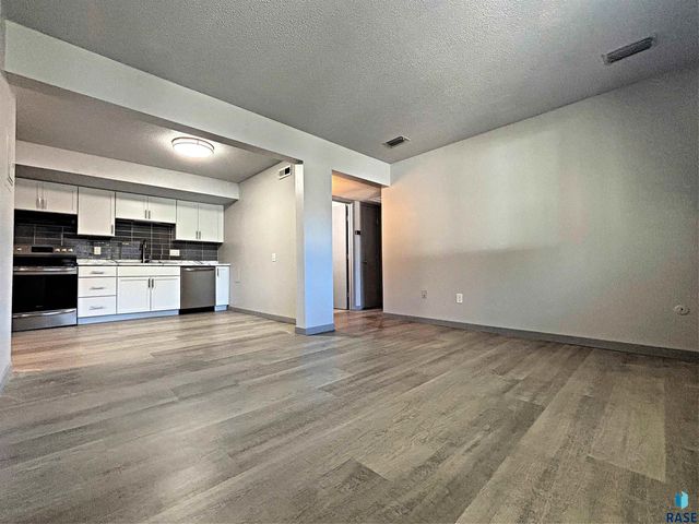 3600 S Gateway Blvd Boulevard 104, Sioux Falls, SD 57106