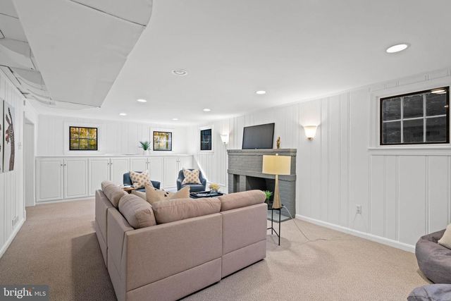 3549 SPRINGLAND LN NW, Washington, DC 20008