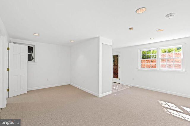 3549 SPRINGLAND LN NW, Washington, DC 20008