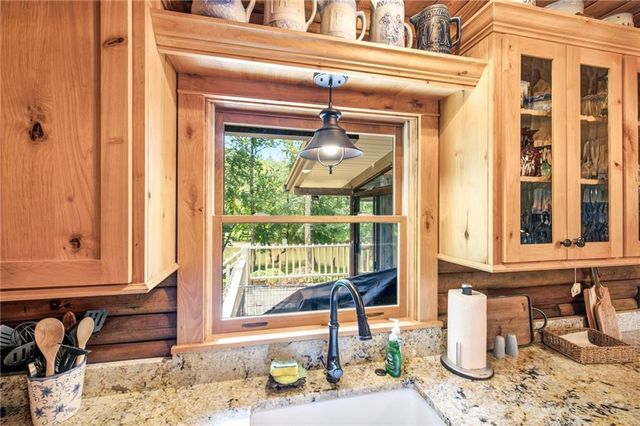 938 Waters Street W, Clarkesville, GA 30523