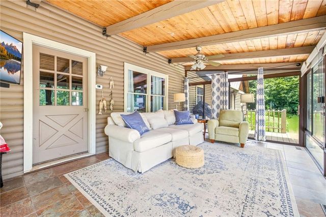 938 Waters Street W, Clarkesville, GA 30523