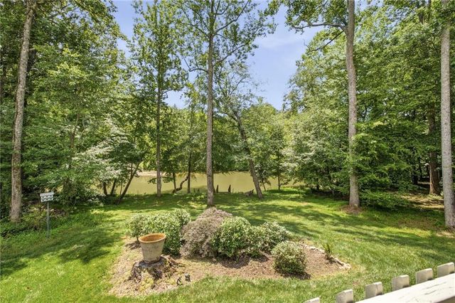 938 Waters Street W, Clarkesville, GA 30523