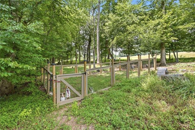 938 Waters Street W, Clarkesville, GA 30523