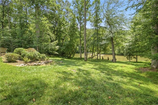 938 Waters Street W, Clarkesville, GA 30523