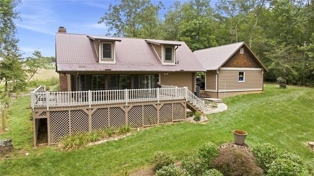 938 Waters Street W, Clarkesville, GA 30523