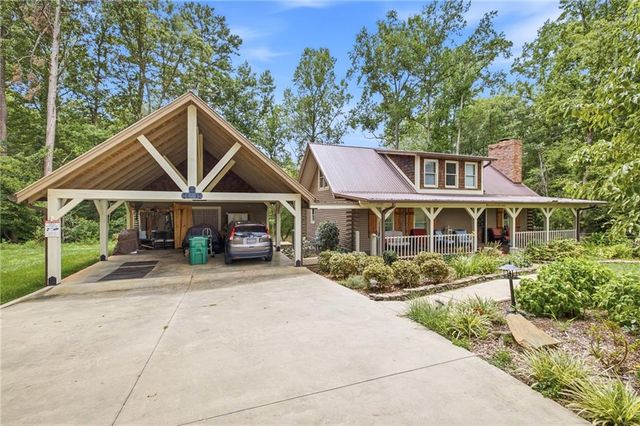 938 Waters Street W, Clarkesville, GA 30523