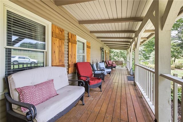 938 Waters Street W, Clarkesville, GA 30523