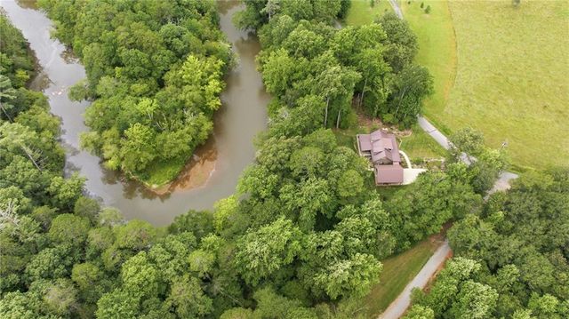 938 Waters Street W, Clarkesville, GA 30523
