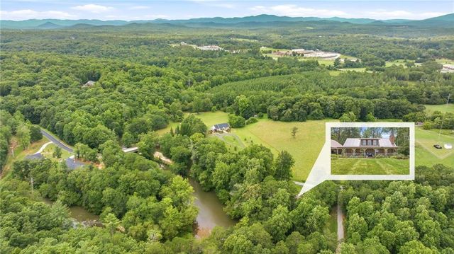 938 Waters Street W, Clarkesville, GA 30523