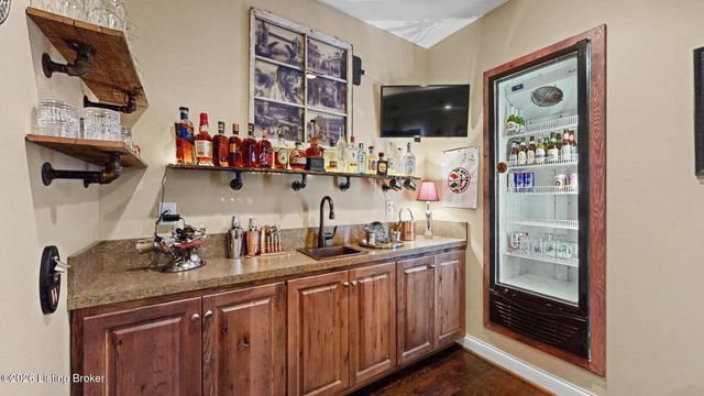 9519 Indian Pipe Ln, Prospect, KY 40059