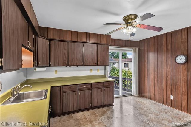 873 Schuman Street, Garden City, MI 48135