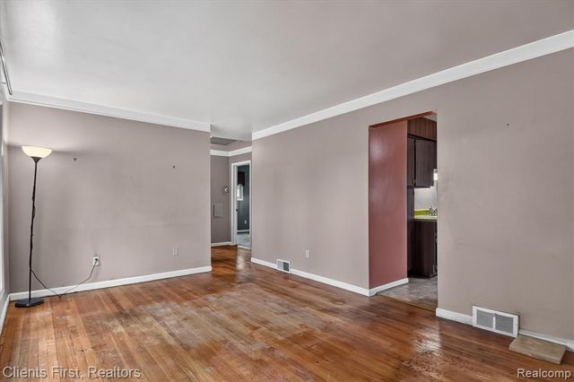 873 Schuman Street, Garden City, MI 48135