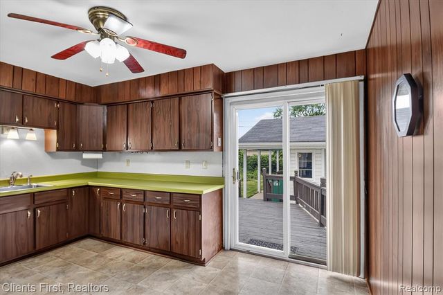 873 Schuman Street, Garden City, MI 48135