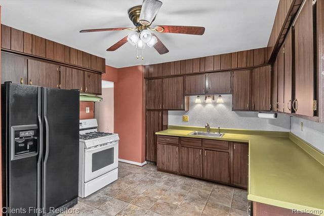 873 Schuman Street, Garden City, MI 48135