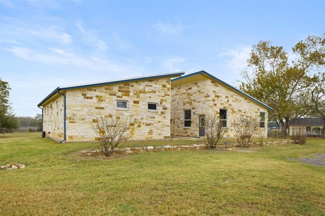 504 North Street, Columbus, TX 78934