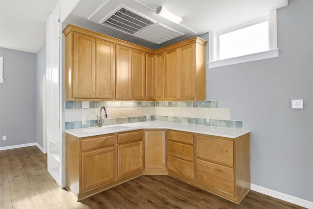 504 North Street, Columbus, TX 78934