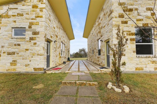 504 North Street, Columbus, TX 78934