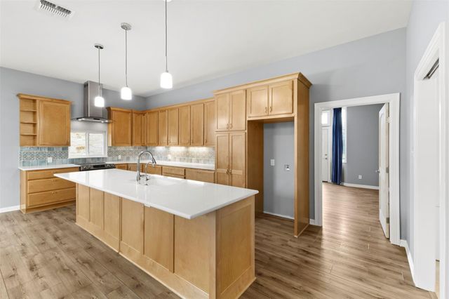 504 North Street, Columbus, TX 78934