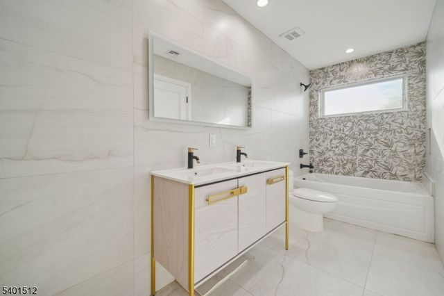 19 Mountain Ave, Mahwah Twp., NJ 07430