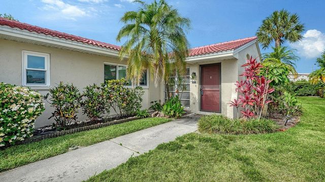 2121 PUEBLO CIRCLE V6, Sarasota, FL 34231
