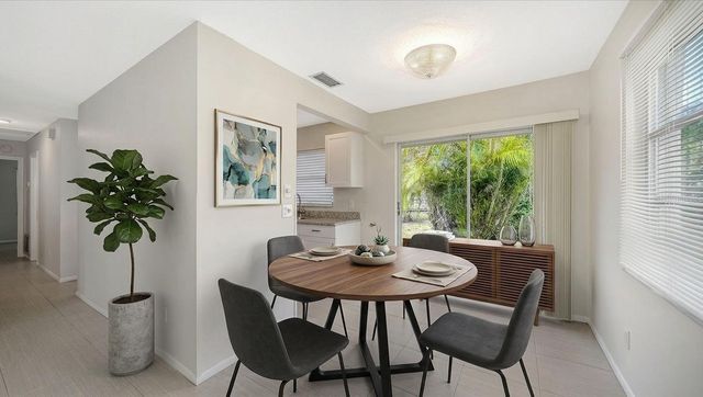 2121 PUEBLO CIRCLE V6, Sarasota, FL 34231