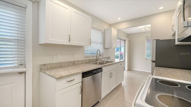 2121 PUEBLO CIRCLE V6, Sarasota, FL 34231