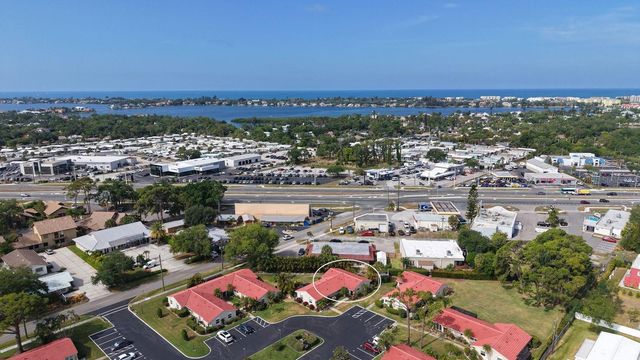2121 PUEBLO CIRCLE V6, Sarasota, FL 34231