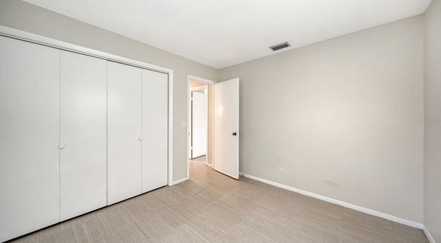 2121 PUEBLO CIRCLE V6, Sarasota, FL 34231