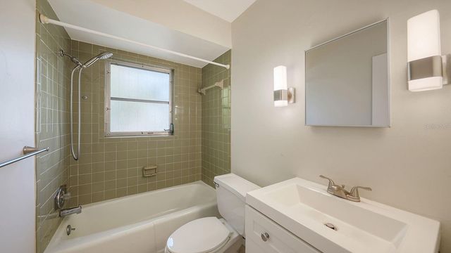2121 PUEBLO CIRCLE V6, Sarasota, FL 34231