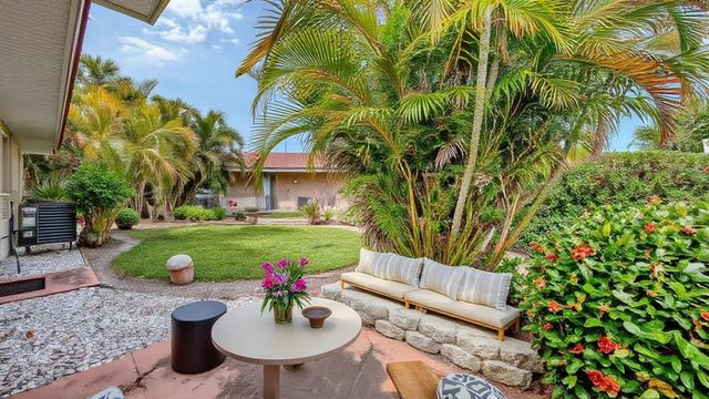 2121 PUEBLO CIRCLE V6, Sarasota, FL 34231