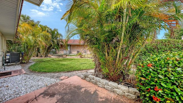 2121 PUEBLO CIRCLE V6, Sarasota, FL 34231