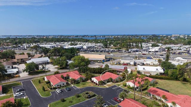 2121 PUEBLO CIRCLE V6, Sarasota, FL 34231